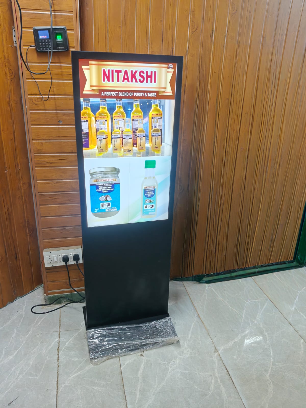 43 Inch Digital Standee Kiosk Display – Floor Standing Android Advertising Screen | Full HD Digital Signage